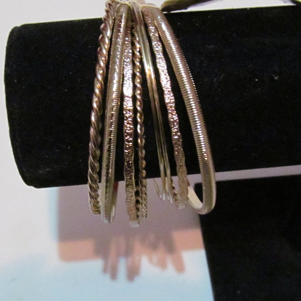 New eight piece bangle bracelets different designs
